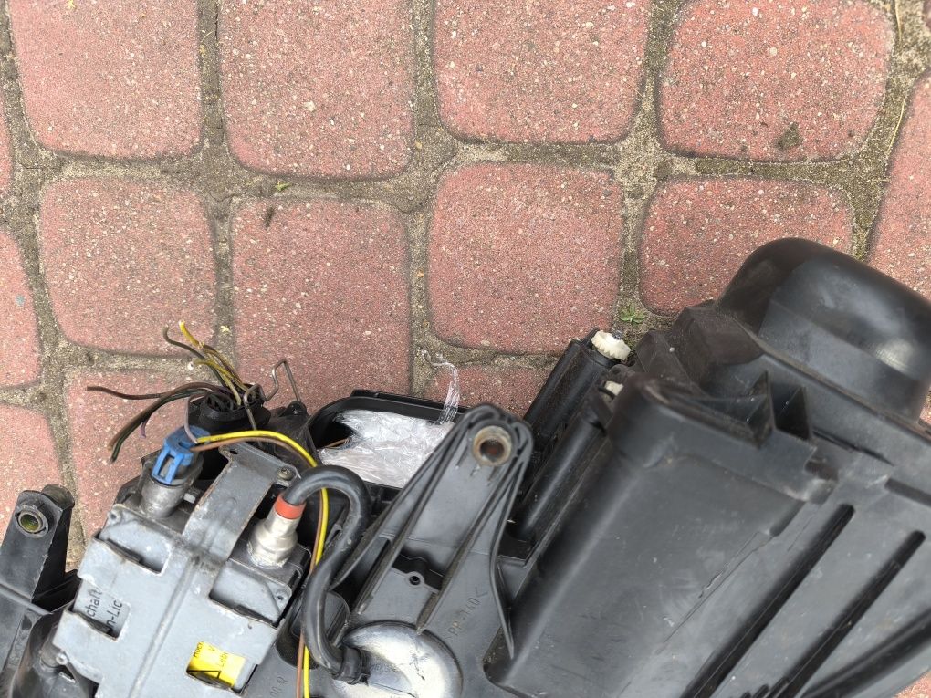 lampa prawy przód vw passat b5 lift xenon