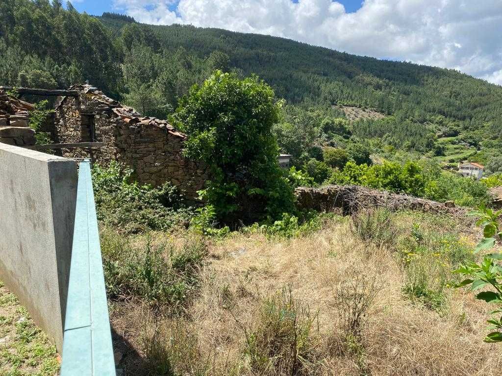 Terreno com casa para reconstrução  - Sardeiras de Baixo