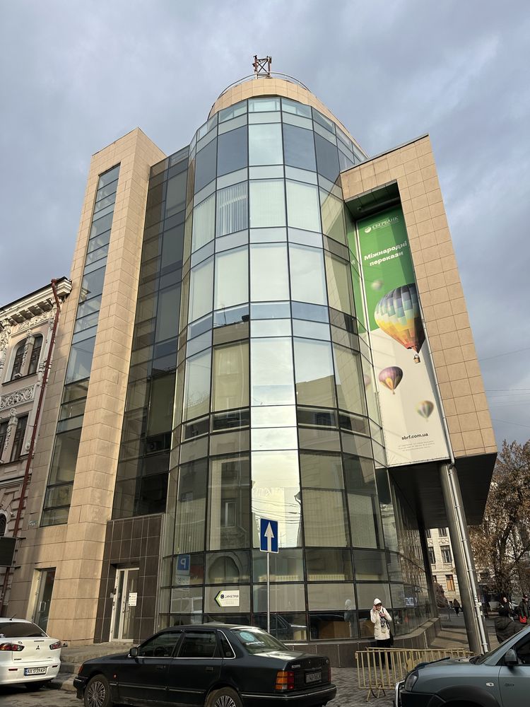 Сдам офис возле градусника 330м