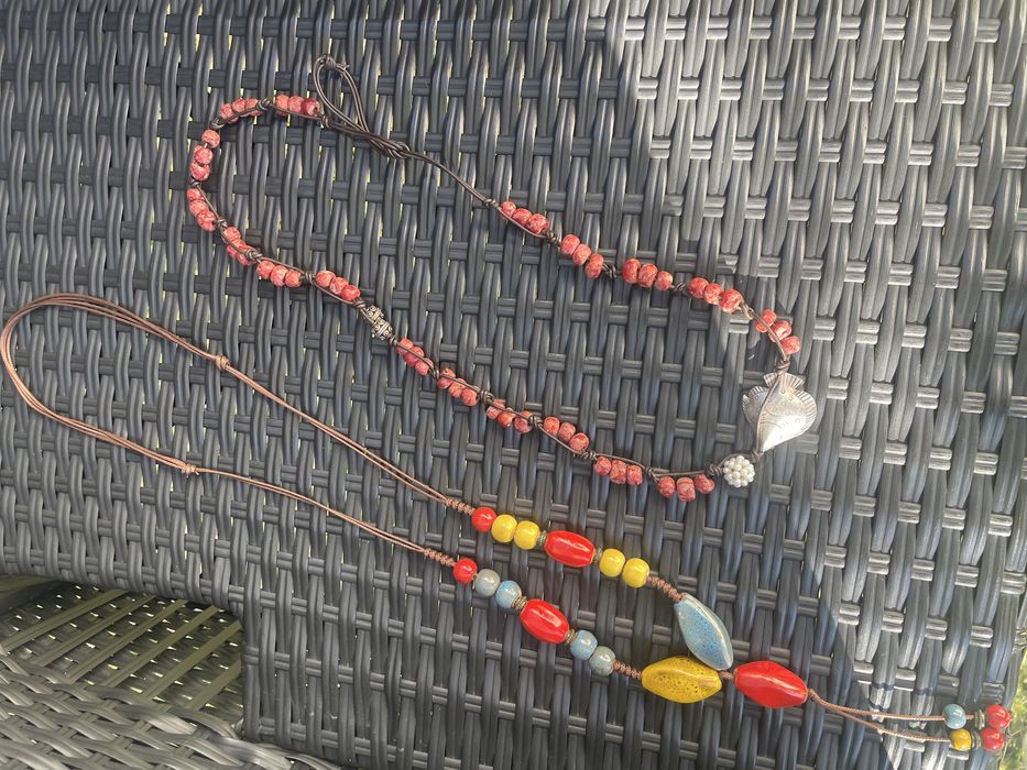 Colares cheios de cor.. vendido em conjunto €10