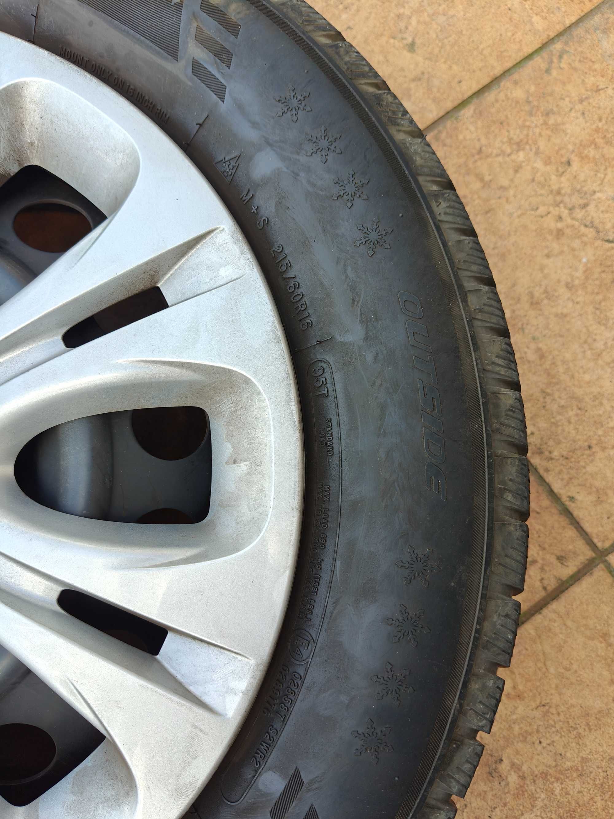 Opony zimowe FORTUNE SNOWUFUN FSR-901 215/60R16+felgi+kołpaki SUZUKI