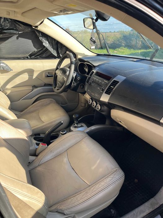 Sprzedam Samochód w całości Mitsubishi Outlander niesprawny