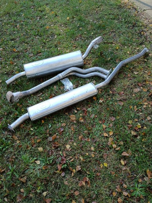 BMW E30. 1.6/1.8 TLUMIIK.Zestaw tlumikow (nowy komplet)