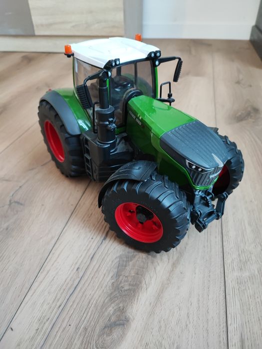 Traktor bruder  BRUDER