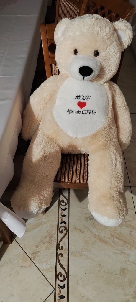 Miś pluszowy gigant