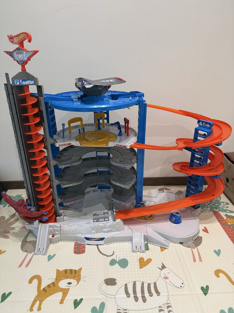 Super Ultimate Garage - Hot Wheels
