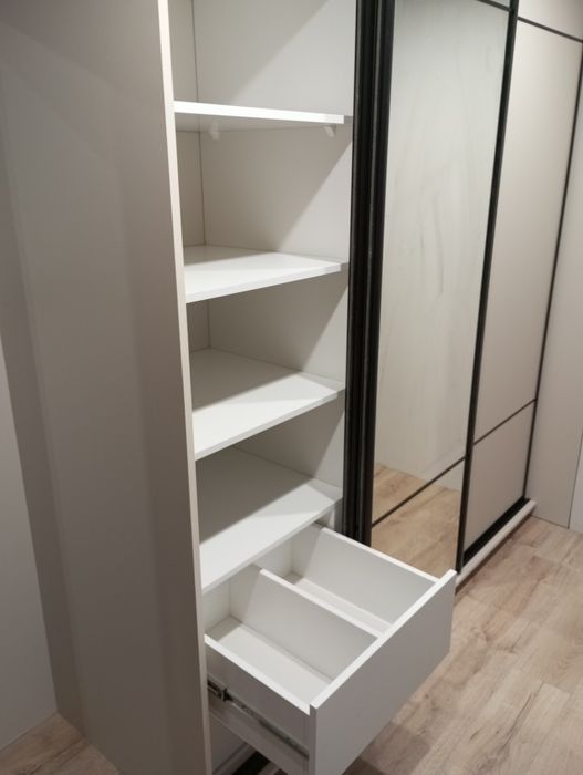 Szafy na wymiar.Meble biurowe.Tarasy.Altany.Montaż mebli i paneli