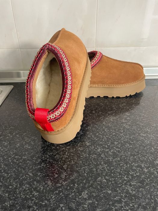 Sapatos confortáveis quentes com lã natural dentro