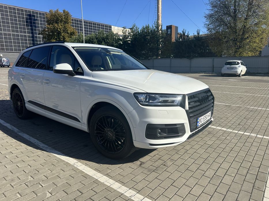 Продам AUDI Q7 2018