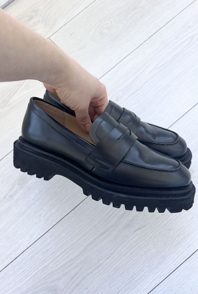 Нові лофери Gino Rossi ботинки туфлі