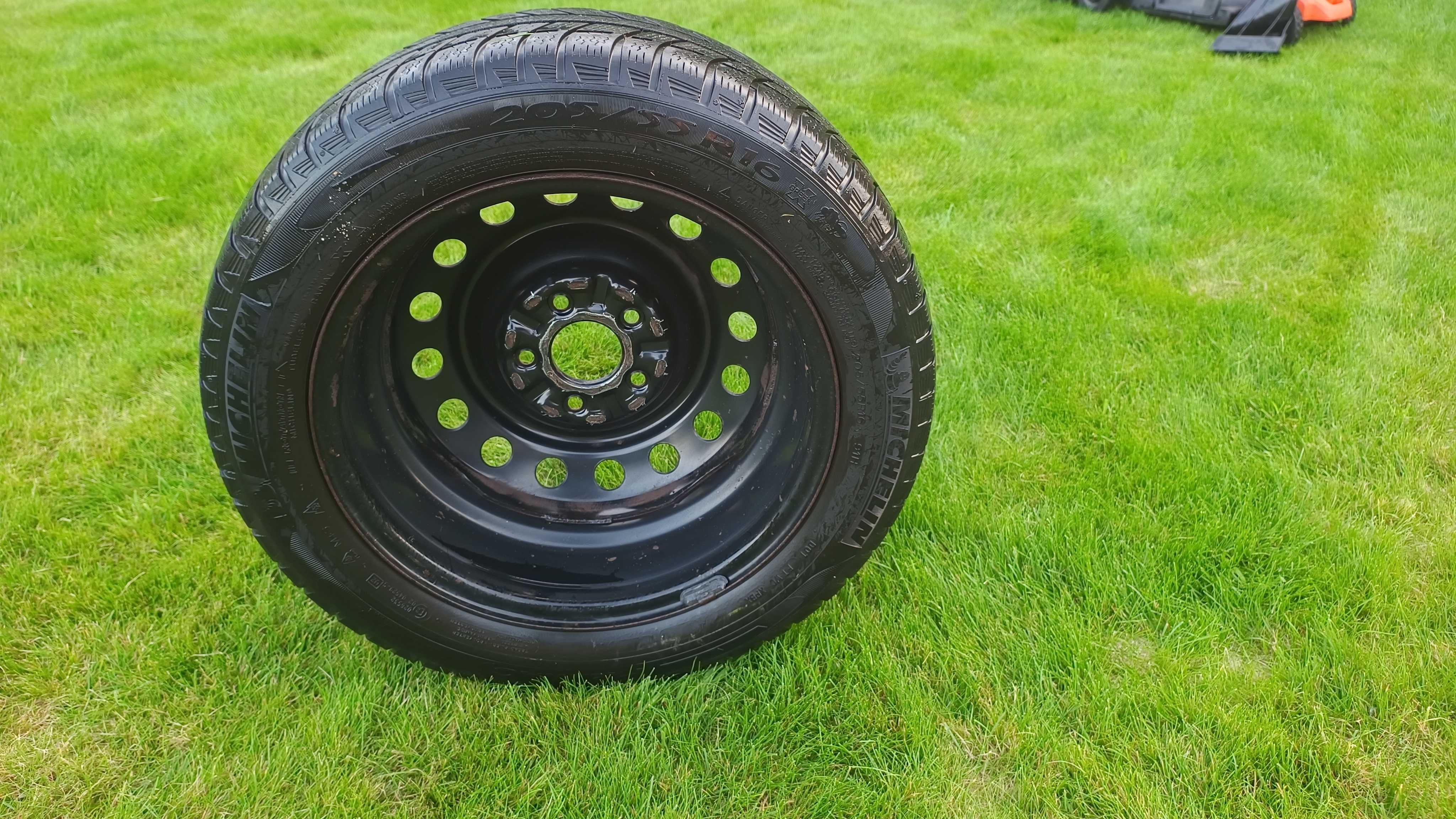 Felga stalowa 16" z oponą 205/55/16