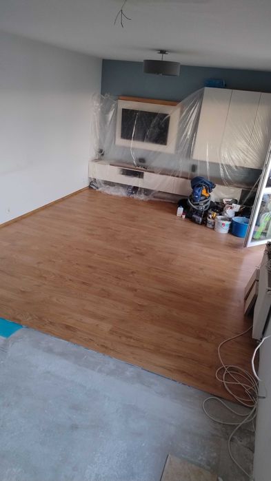 Panele podłogowe 20m2 z listwami i izolacją piankową standobry używane