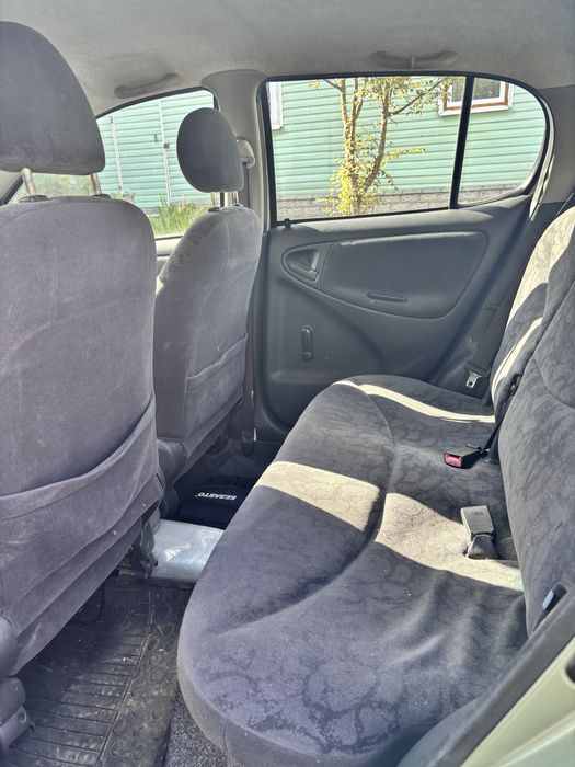 Toyota Yaris 2003 автомат