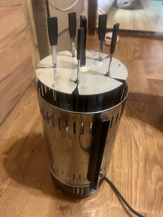 Електрична шашличниця Grunhelm GSE 10