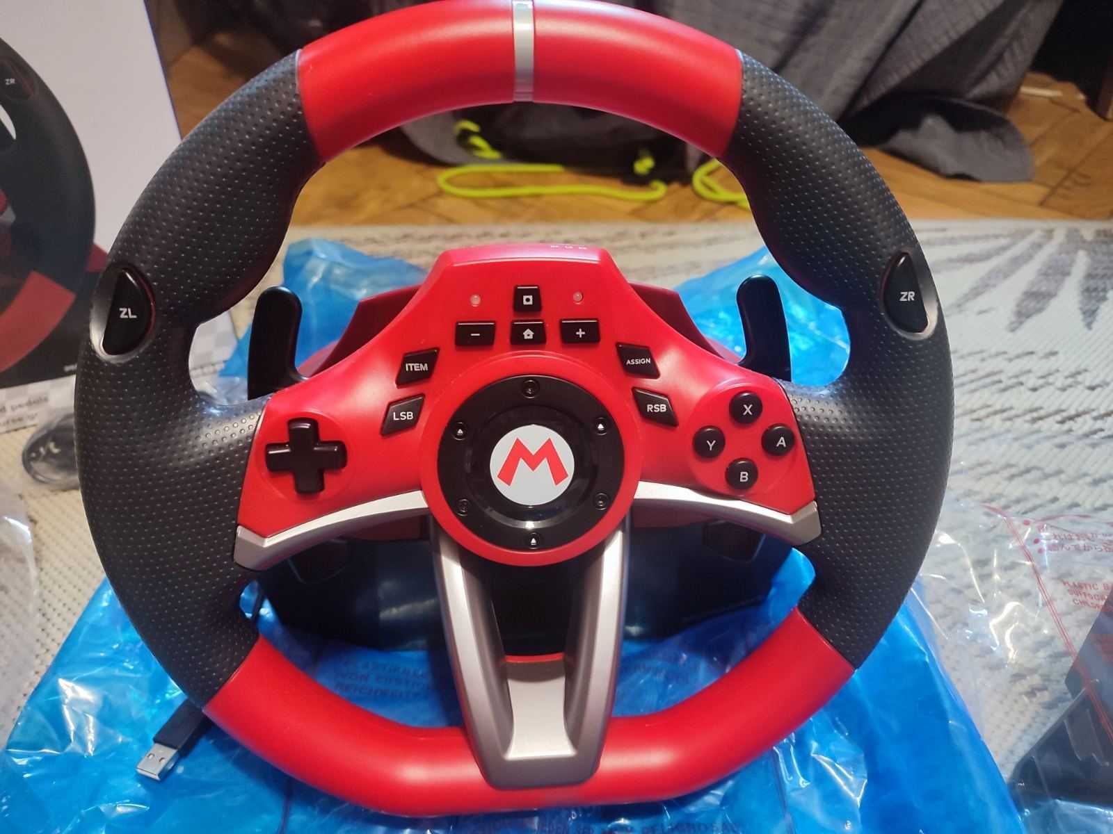 Kierownica Hori Mario Kart Racing Wheel Pro Deluxe dla Nintendo Switch
