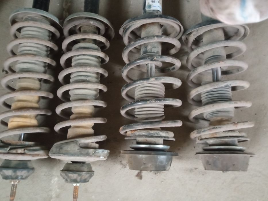 Продам стойки Wolksvagen джета у зборі