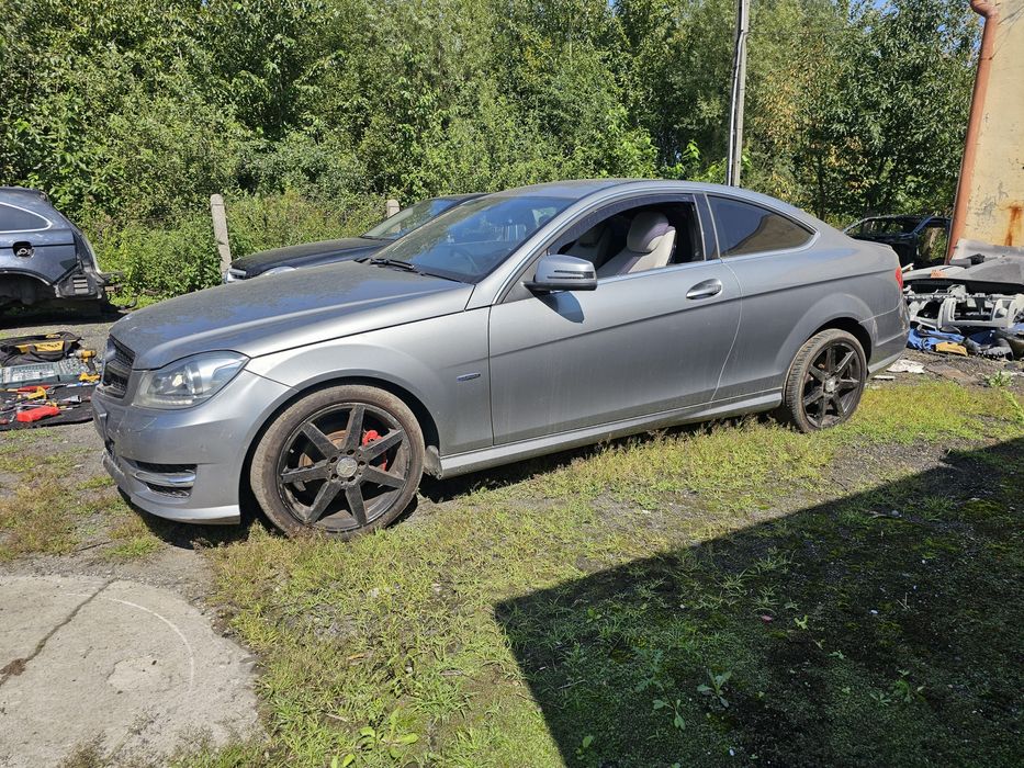Mercedes W204 AMG Coupe Запчасти Разборка Капот 2012 C-class C220