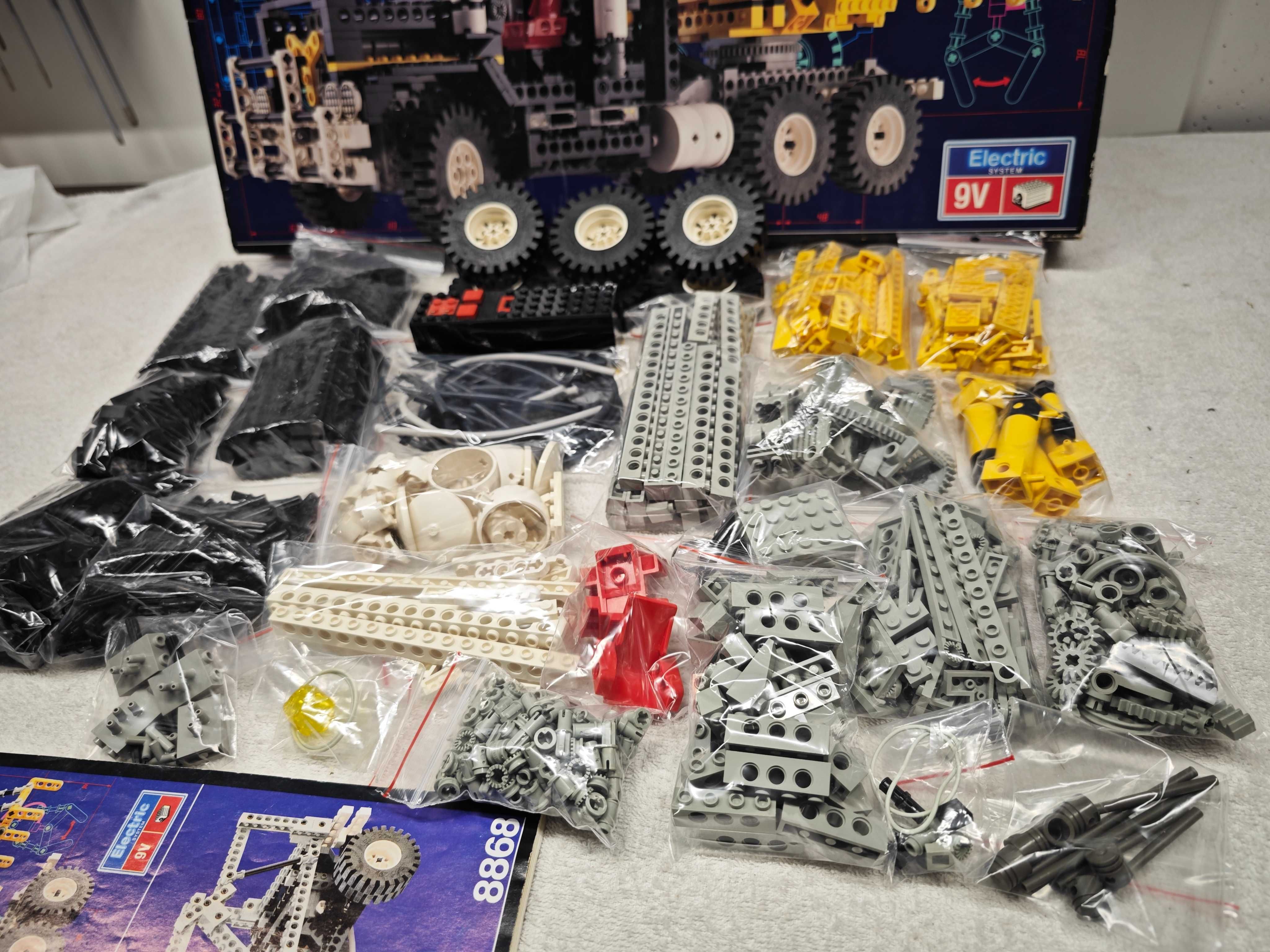 Lego Technic 8868 "Air Tech Claw Rig"; 1992; [83]