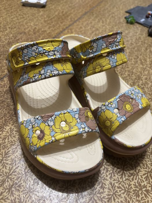 Босоніжки   Crocs  37-38розмір