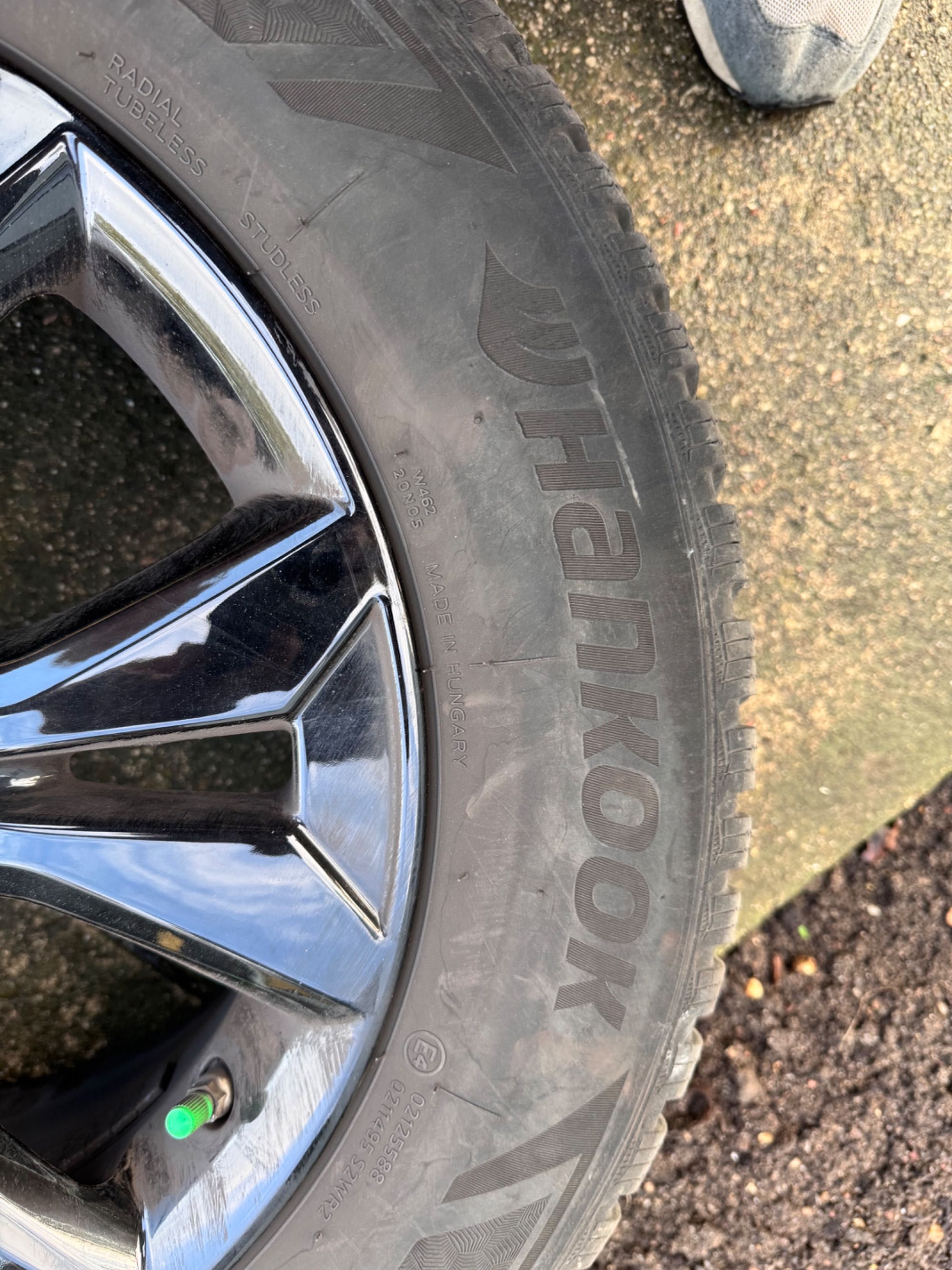 TOYOTA YASRIS CROSS komplet kół zimowych z 205/65/R16, 5x114,3