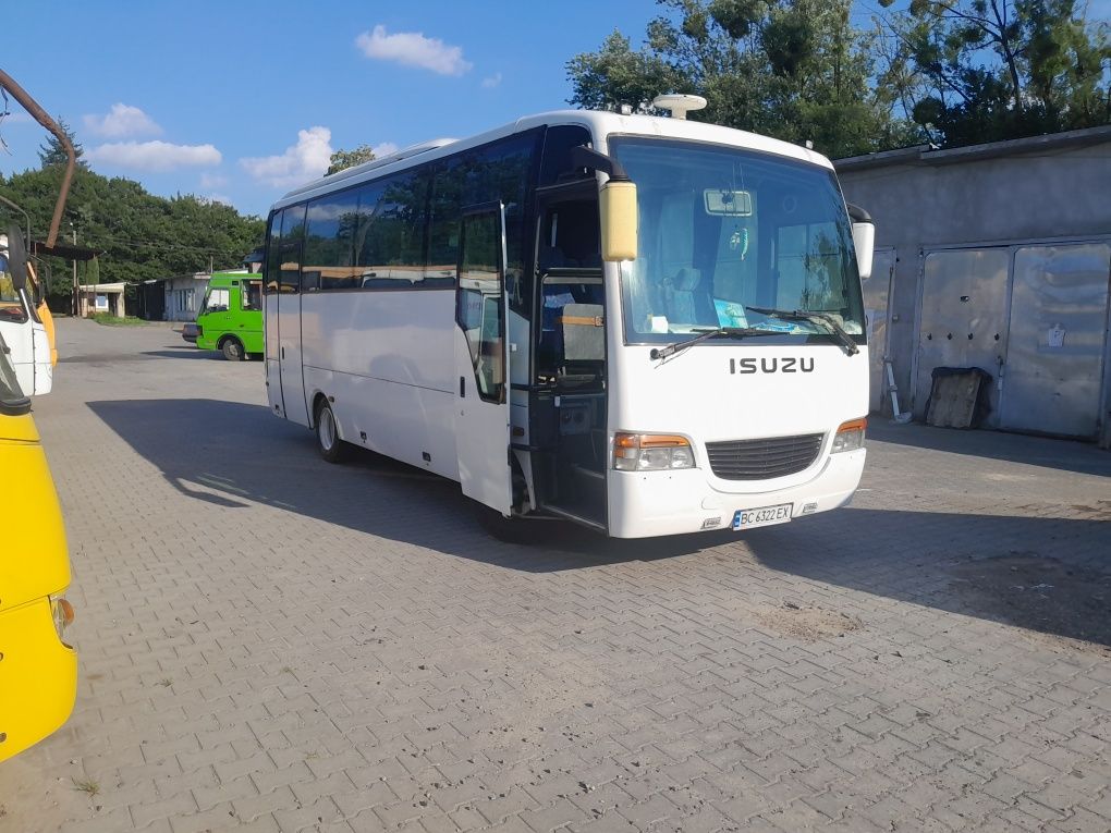 Пасажирські перевезення. Оренда автобуса на замовлення. Львів