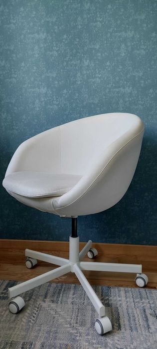 Fotel IKEA SKRUVSTA 14414, biały, obrotowy, z regulacją wysokości