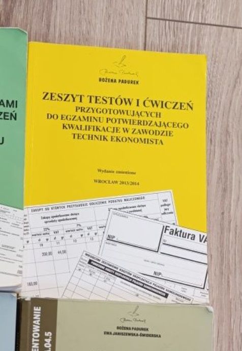 książki EKA.04 I EKA.05