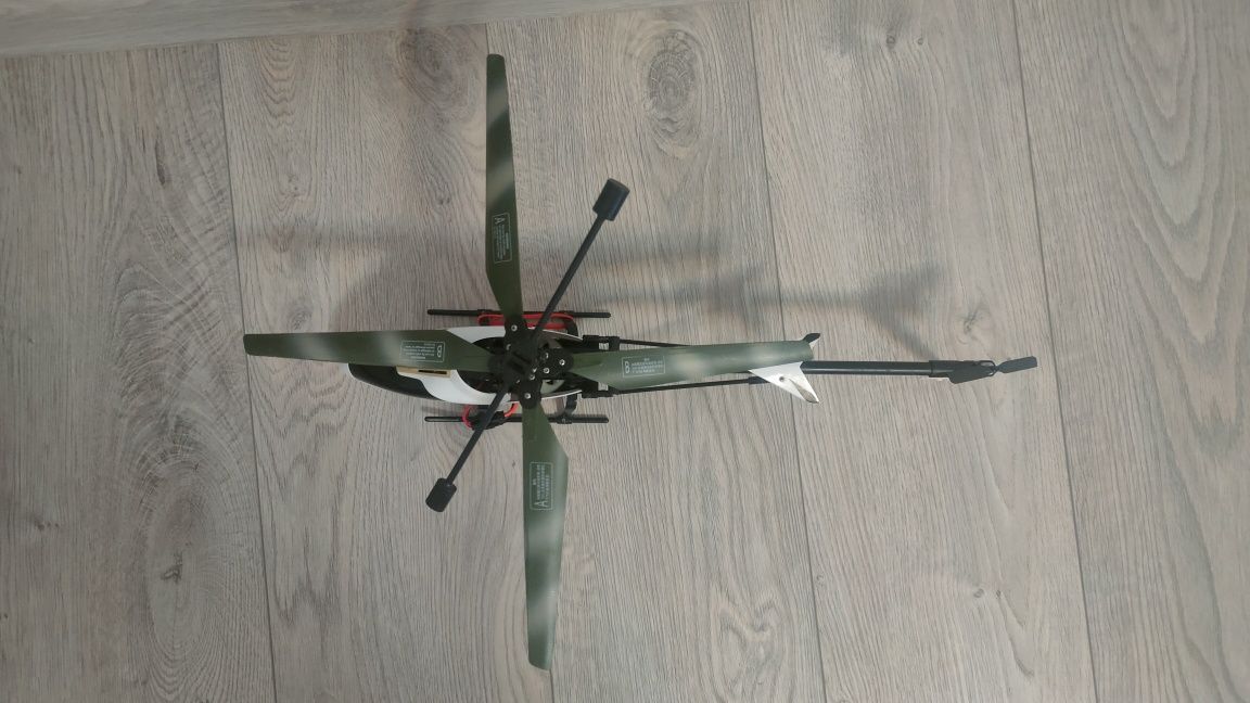 Вертоліт на радіоуправлінні Helicopter R116