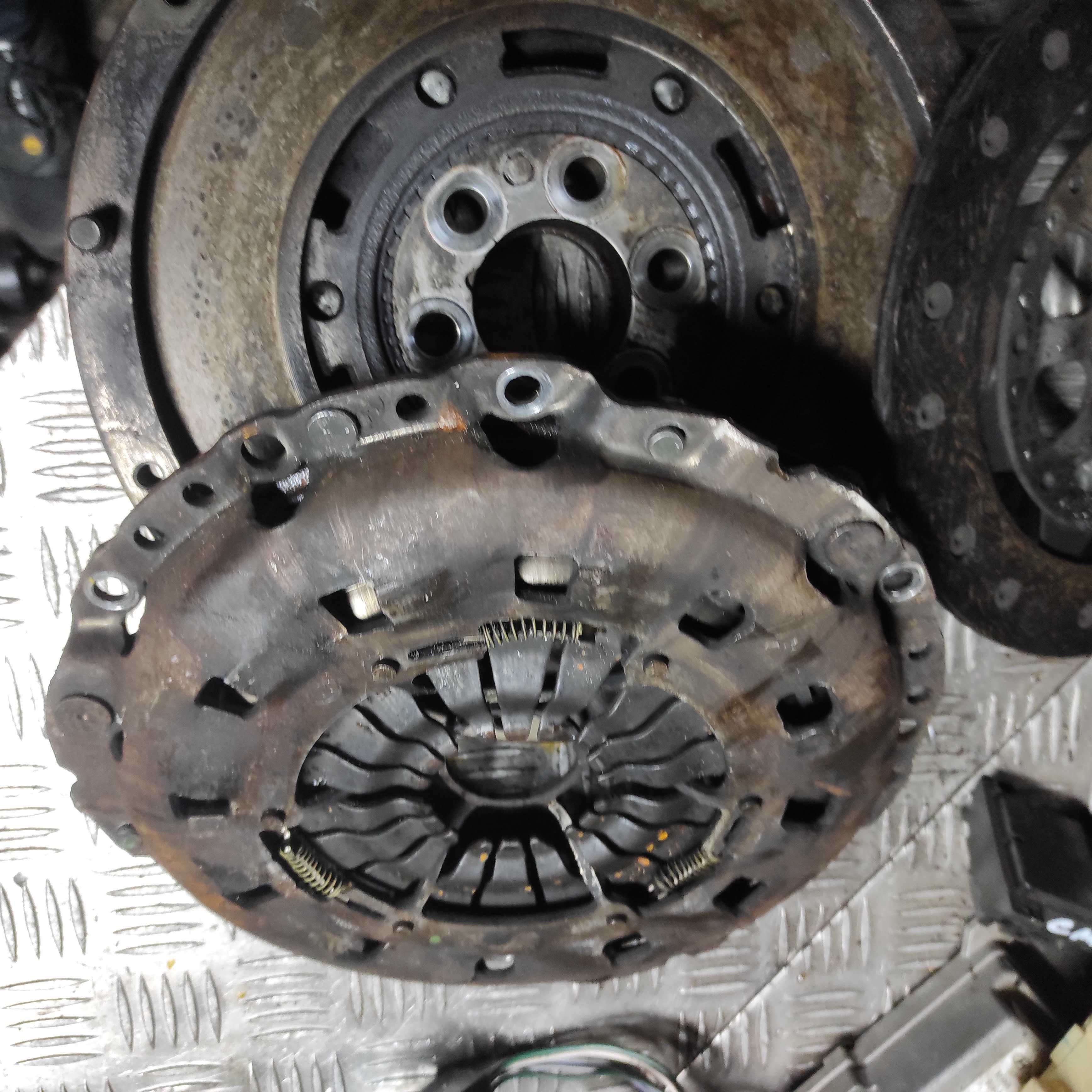 Sprzęgło Docisk Tracz Kolo dwumasowe BMW E 46 1,8 2,0 I Komplet