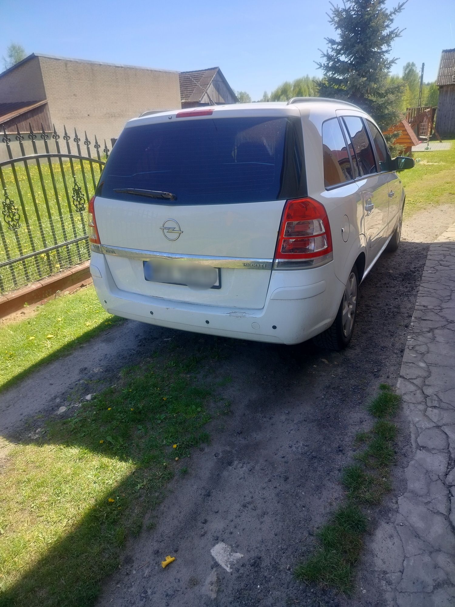 Sprzedam Opel Zafira 1.9 CDTI