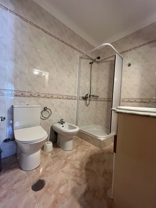 Arrendamento de excelente T3 na Urbanização Quinta das Lágrimas