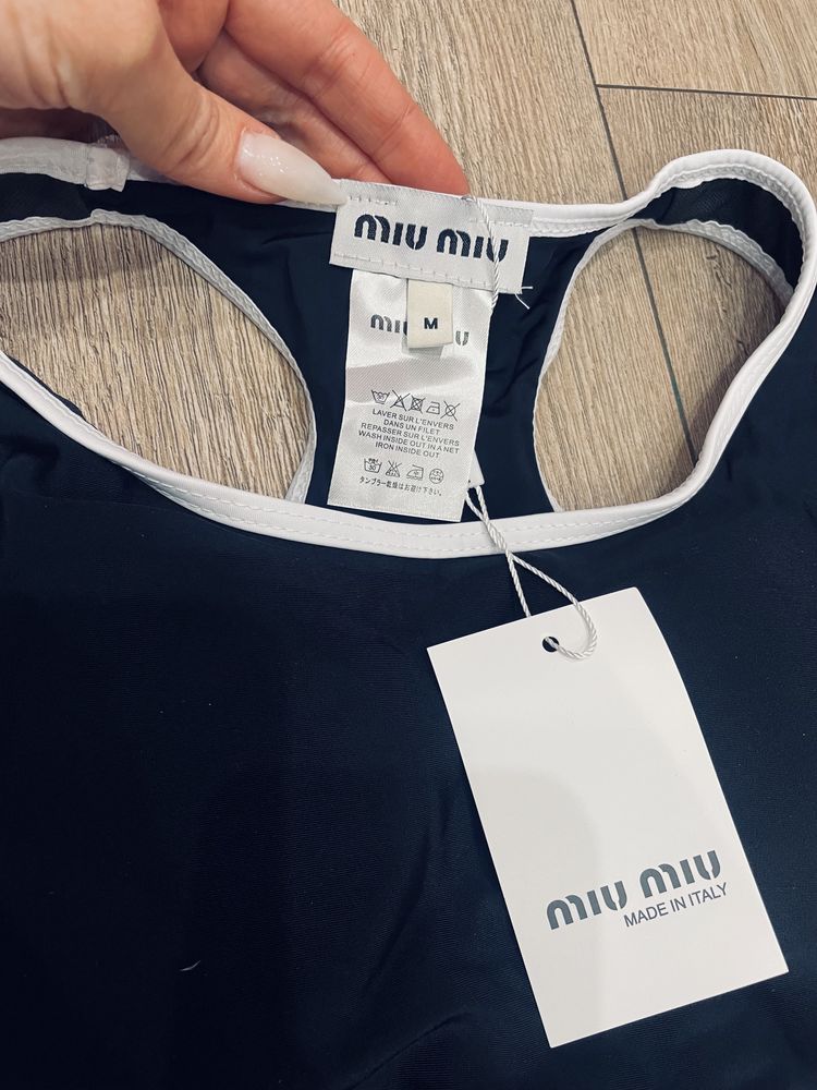 Жіночий стильний чорний костюмчик Miu Miu