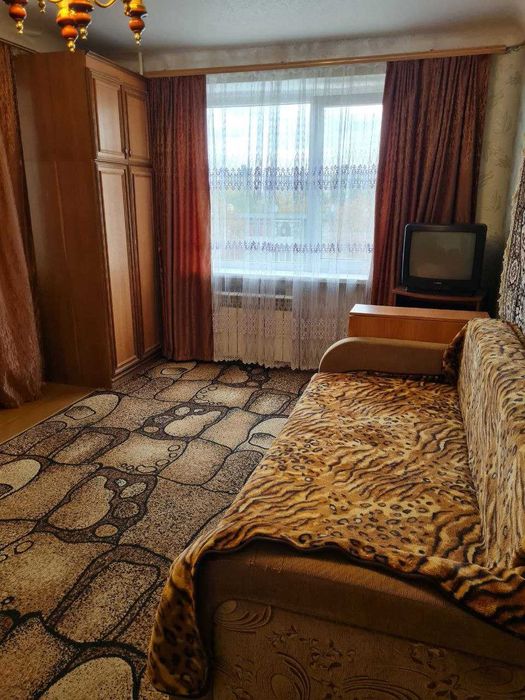 Продам 2 кімн. квартиру на Молодіжному, зуп. Героїв України. 32000