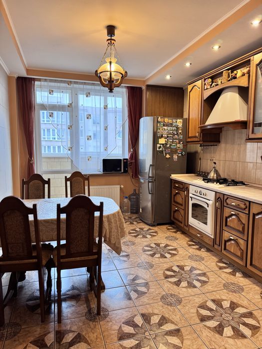 Оренда 2к квартири за Порт Сіті