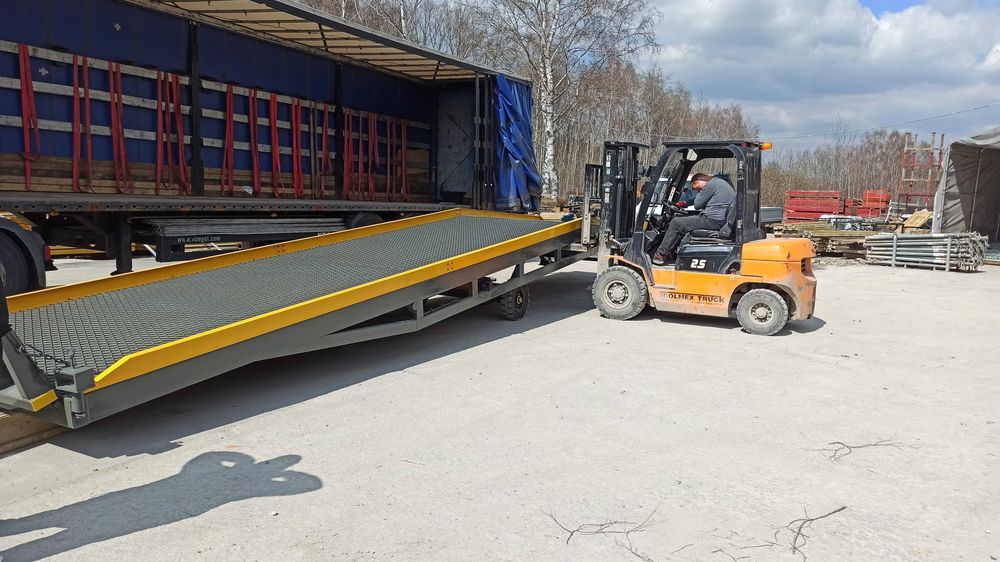 Rampa mobilna hydrauliczna 8 ton załadunkowa najazdowa tir naczepa dok