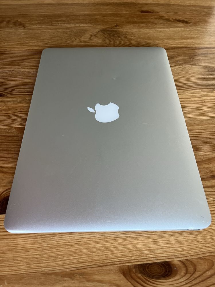 Laptop MacBook Air 7,2 A1466 13" - Intel Core i7 2,2 8GB, 128GB