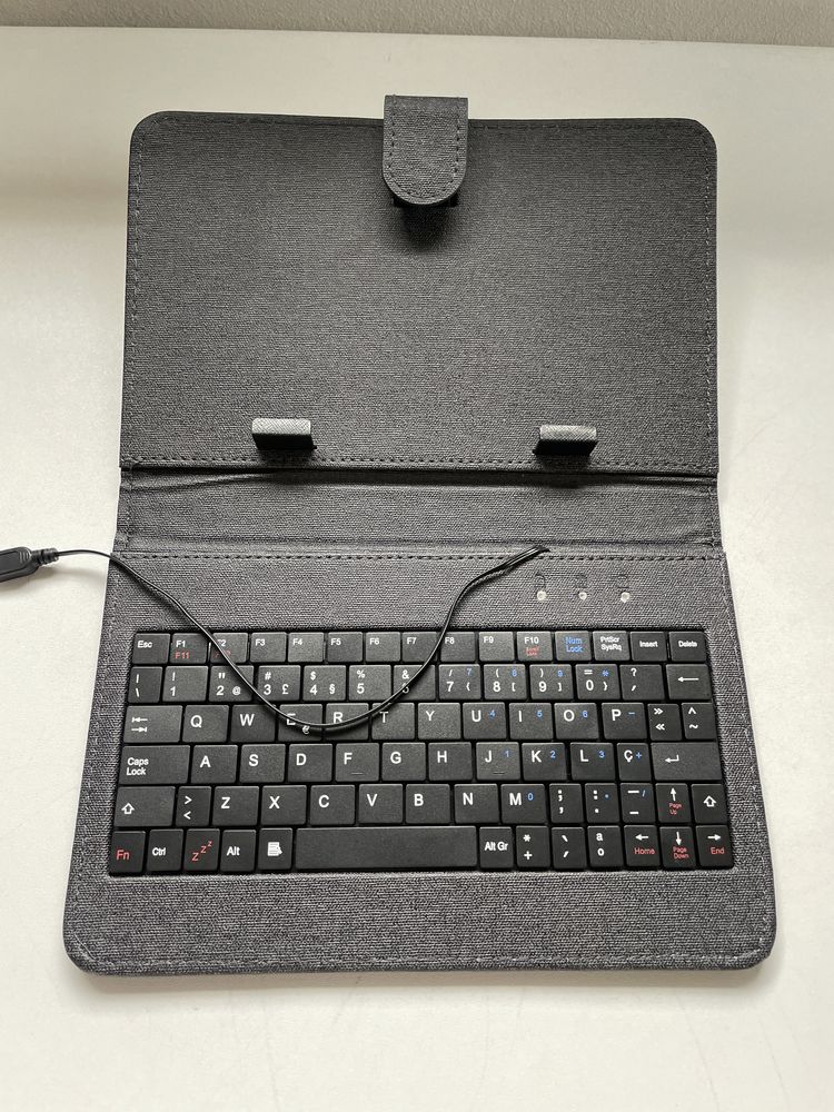 Capa Tablet com Teclado Integrado