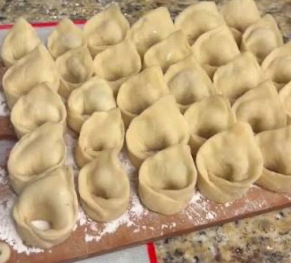 Domowe pierogi ,  pielmeni , uszka