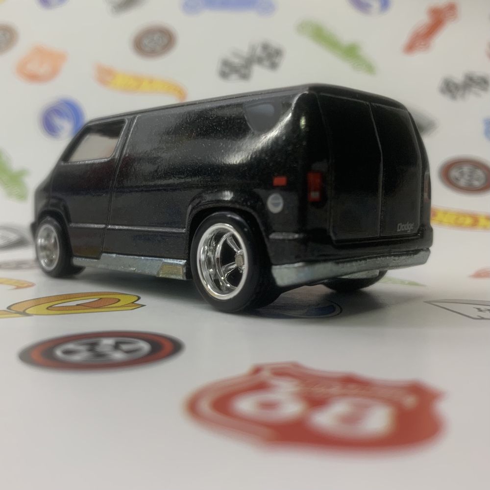 Hot Wheels ‘77 Custom Dodge Van