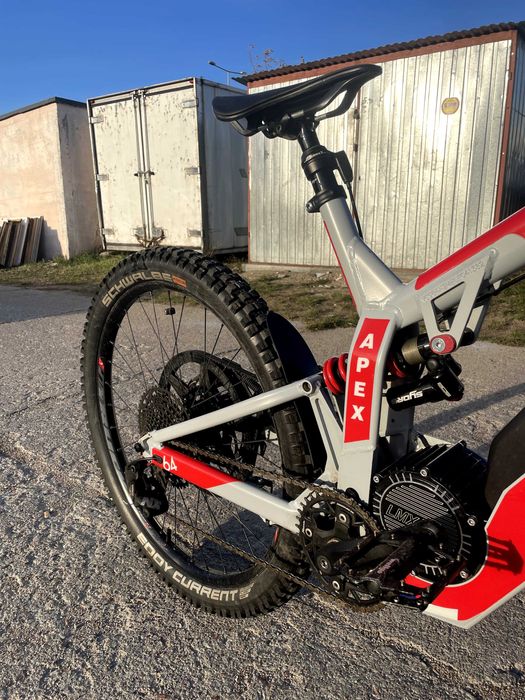 LMX Apex 64 – francuski wysokiej klasy e-bike w wersji offroad