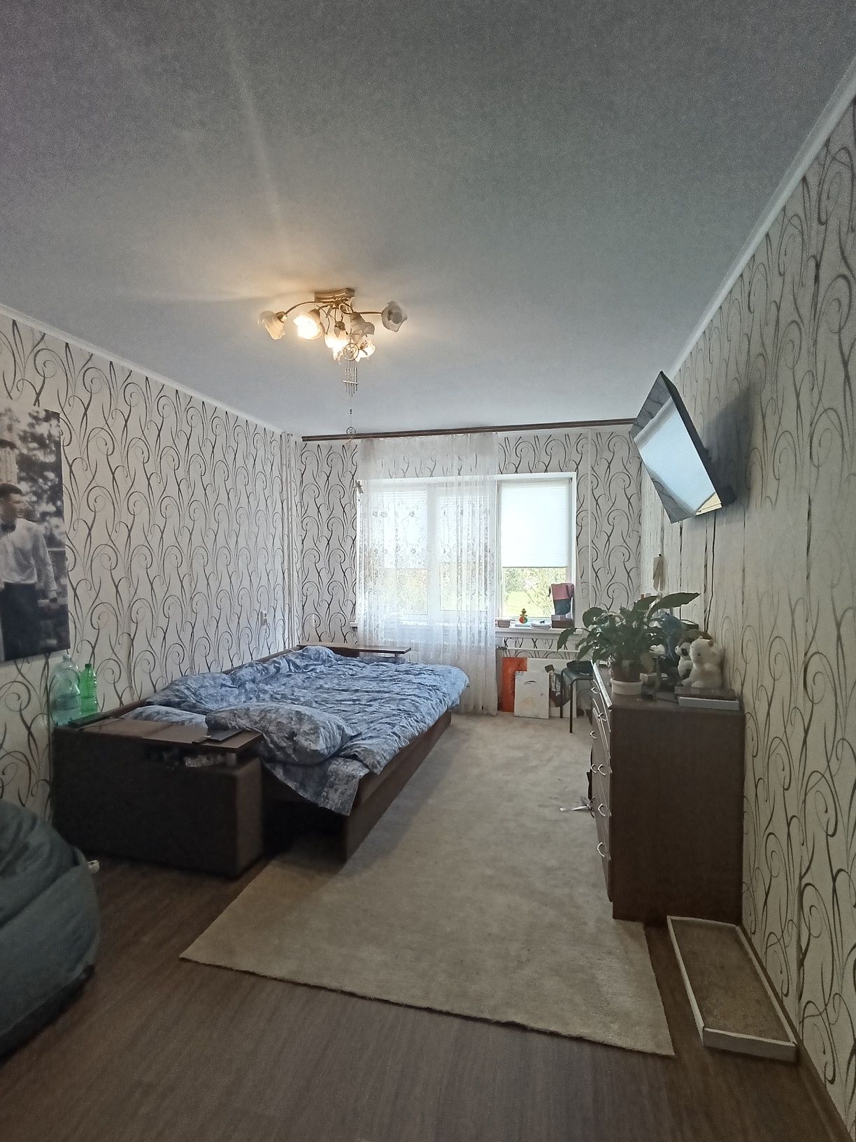 Продаж 3х кімнатної в жилому стані.