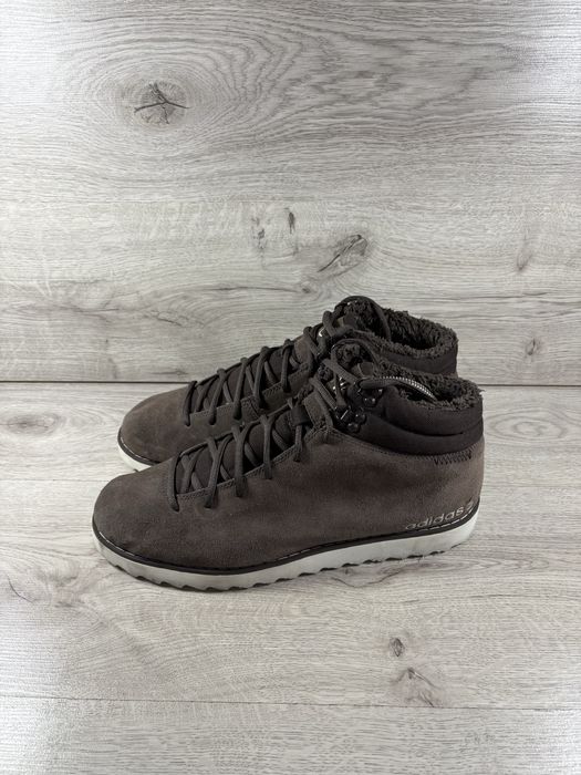 Adidas утеплені кросівки 45 розмір