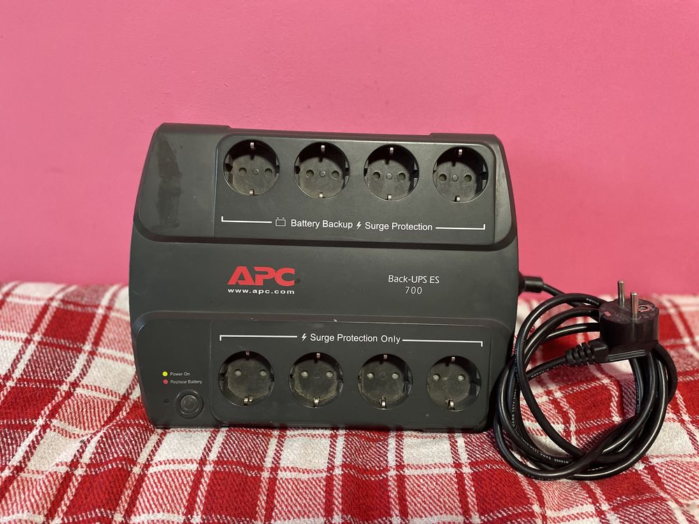 Источник бесперебойного питания  APC BACK-UPS ES 700VA