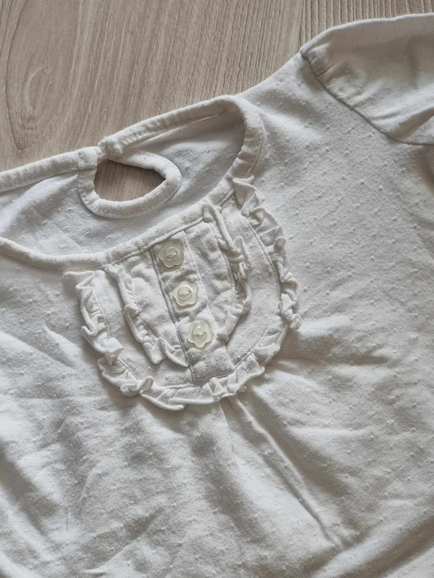 Biała niemowlęca koszula