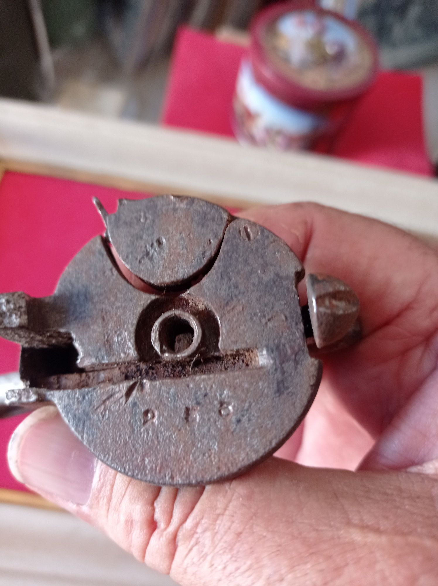 Cabo em esqueleto de pistola