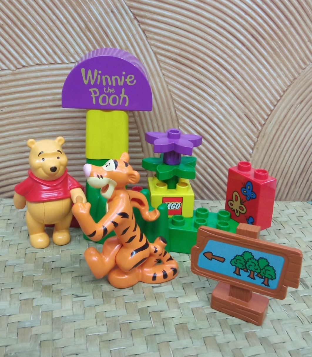 LEGO Duplo 2983-Pooh and Tigger play hide and seek