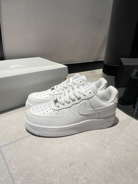 buty airforce Obuwiesportowe białe nowe R.44.5