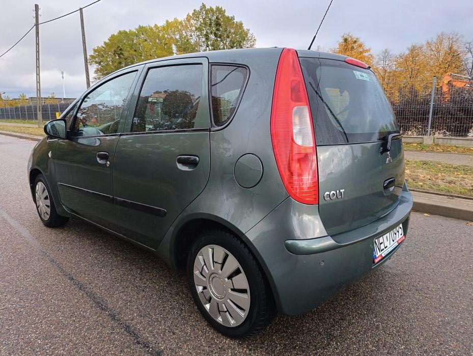 Mitsubishi Colt 1.1 benzyna polift Bt na rok