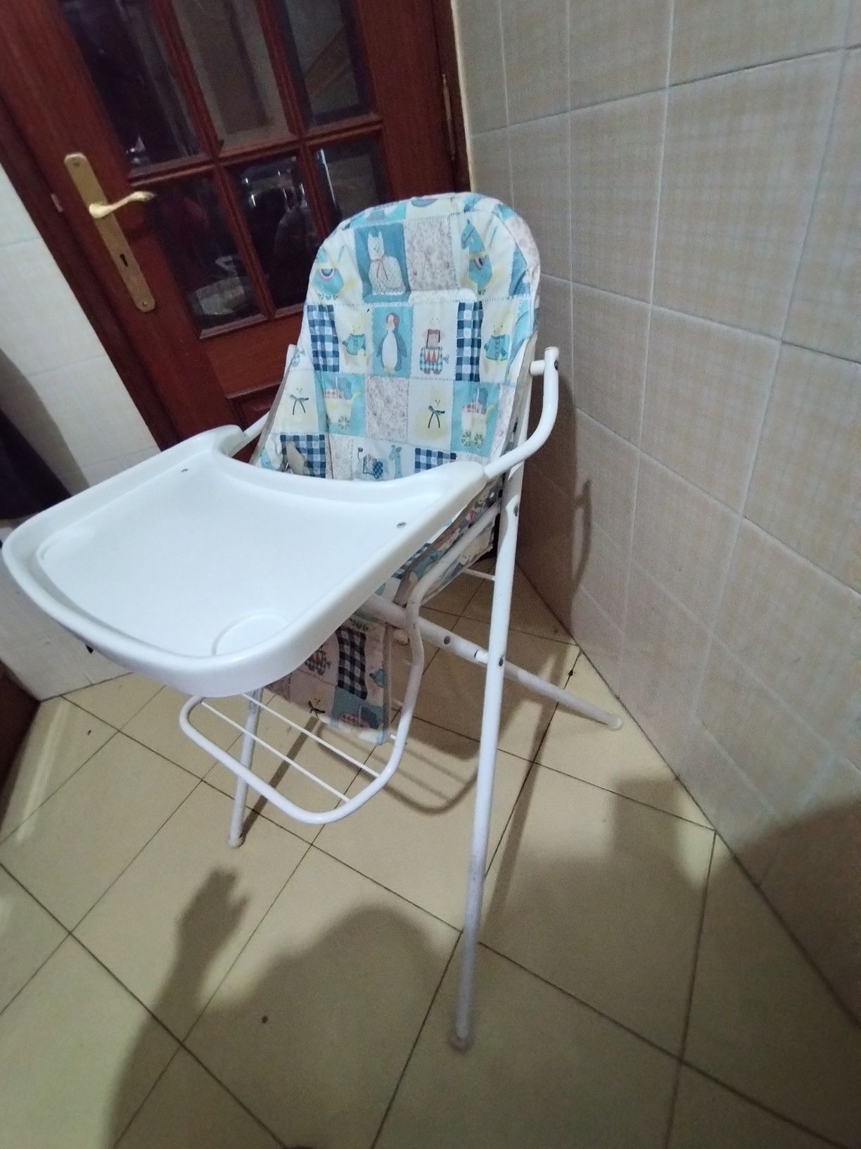 Vendo cadeira de refeição bebé