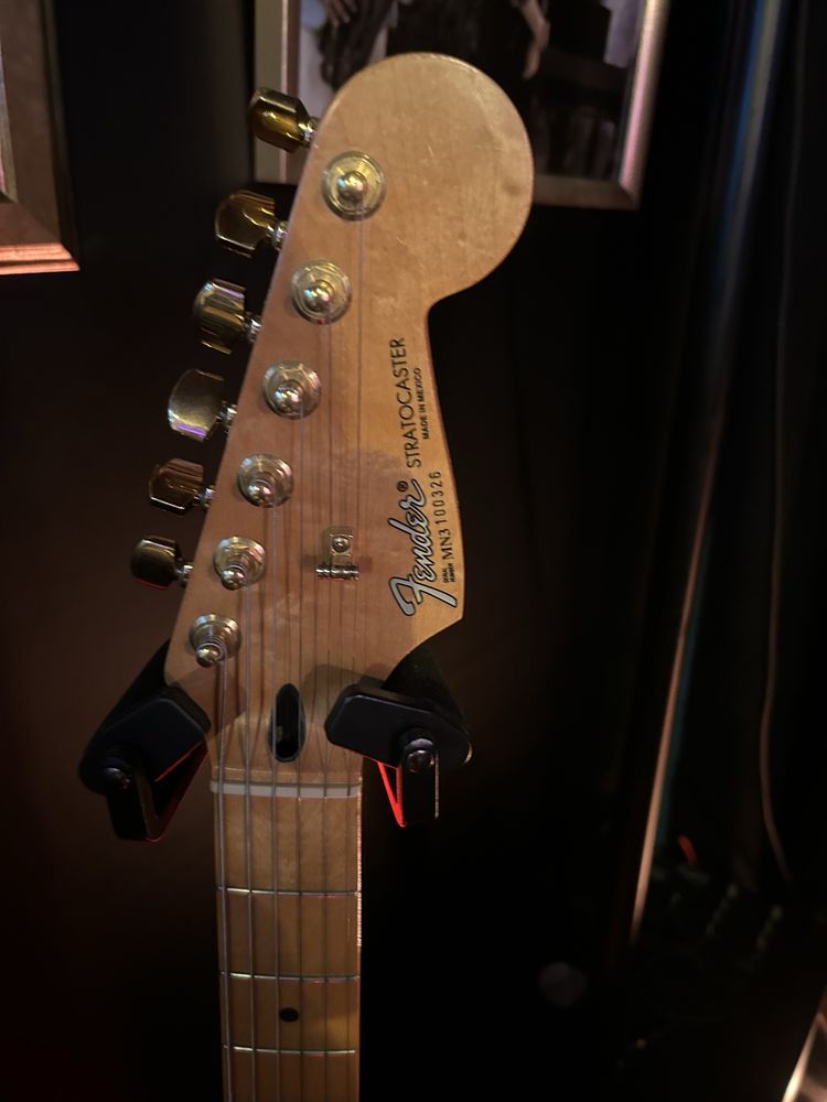 Fender stratocaster strat custom gold hardware